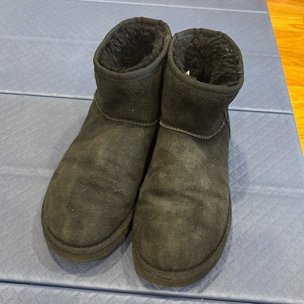 Ugg classic mini boot